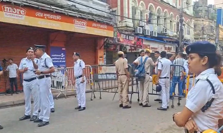 কলকাতায় হোটেলে আগুন, নিহত ৯; ৮ জনই বাংলাদেশি