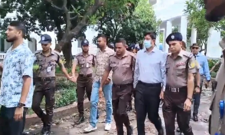 ইলিয়াস আলী গুম মামলা: ট্রাইব্যুনালে হাজির করা হলো উইং কমান্ডার সাইফকে