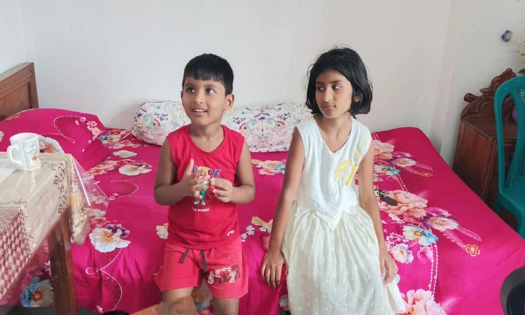 সন্তানকে অন্য ঘরে আটকে রেখে স্ত্রীকে হত্যা
