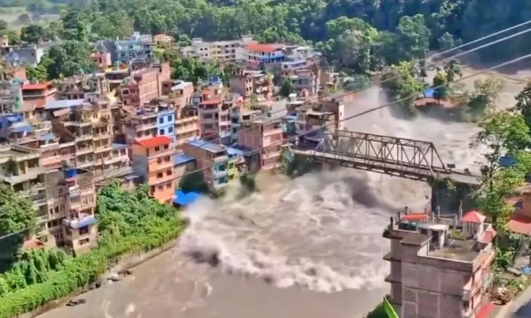 বরফ ধসে বন্ধ নদীর প্রবাহ, ভূমিকম্পের পর হঠাৎ নেমে আসে পানি