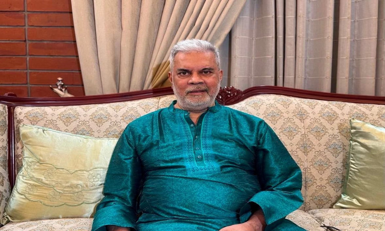 ইলিয়াস কাঞ্চনের মৃত্যুর খবর সম্পূর্ণ গুজব, লন্ডনে ভালো আছেন অভিনেতা
