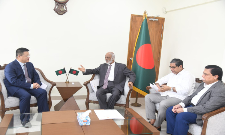 সৌরবিদ্যুৎ ও বর্জ্য থেকে বিদ্যুৎ উৎপাদনে বিনিয়োগে আগ্রহী চীন: স্থানীয় সরকার প্রতিমন্ত্রী