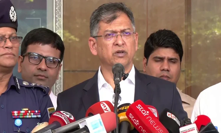 লুণ্ঠিত অস্ত্র উদ্ধারে তথ্য দিলে মিলবে সর্বোচ্চ ২ লাখ টাকা: স্বরাষ্ট্রমন্ত্রী