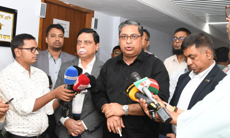 মালয়েশিয়ায় দুই লাখ কর্মী পাঠানোর প্রক্রিয়া ৬ মাসের মধ্যে শেষ হবে: প্রতিমন্ত্রী