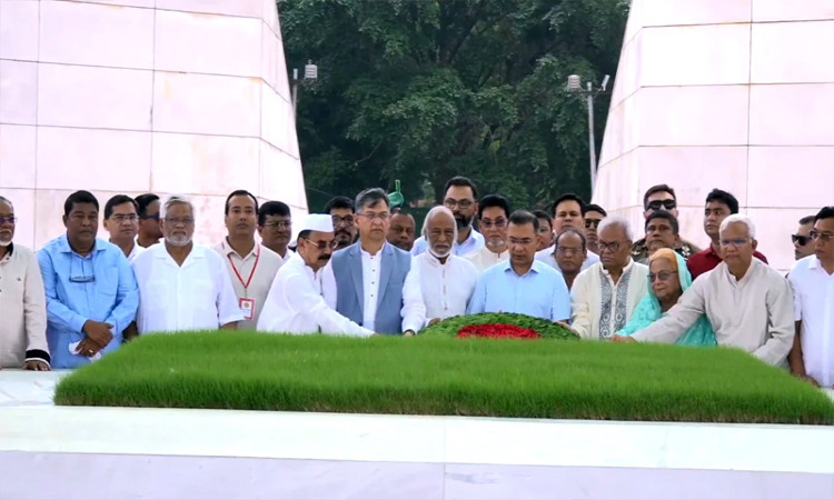 জিয়াউর রহমান ও খালেদা জিয়ার সমাধিতে প্রধানমন্ত্রীর শ্রদ্ধা