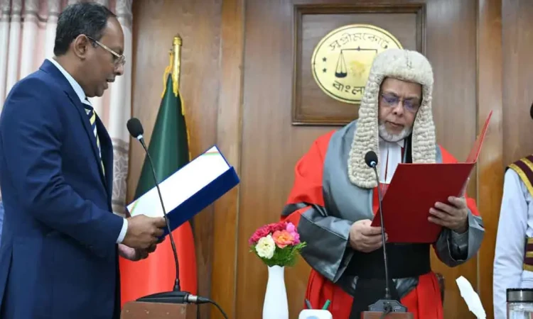 পিএসসির নতুন চেয়ারম্যান ড. নাজমুজ্জামান ভূঁইয়ার শপথ গ্রহণ সম্পন্ন