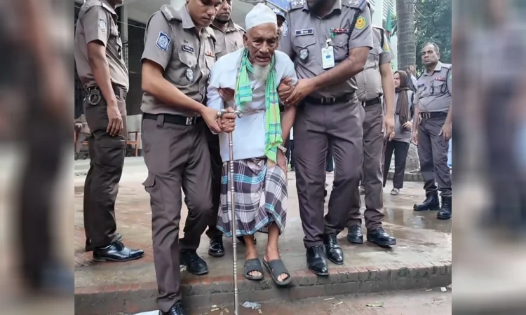 প্রথমে মৃত্যুদণ্ড, পরে সাজা কমে ১০ বছর: অবশেষে হাজতে ১০৪ বছরের বৃদ্ধ