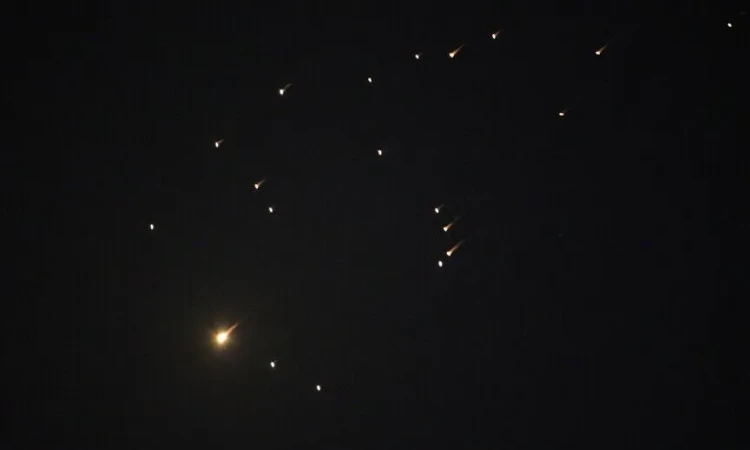 দক্ষিণ ইরানের উপকূলে একের পর এক বিস্ফোরণ