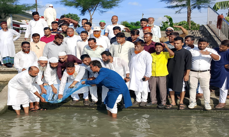 রূপগঞ্জে বিএনপির ৪৮তম প্রতিষ্ঠাবার্ষিকী পালিত: শীতলক্ষ্যায় মাছের পোনা অবমুক্ত