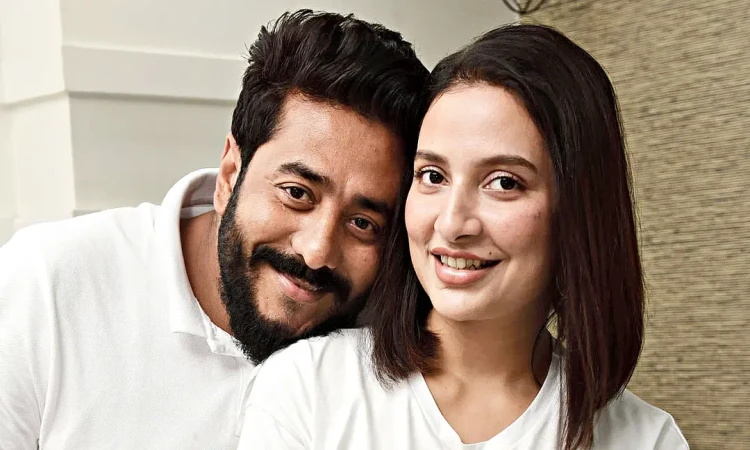 বিচ্ছেদ গুঞ্জন উড়িয়ে ছেলের জন্মদিনে একফ্রেমে রাজ-শুভশ্রী
