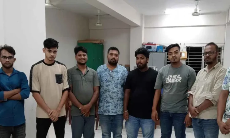 উত্তরখানে যুবলীগের গোপন বৈঠক, পুলিশি অভিযানে গ্রেপ্তার ৮