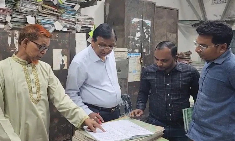 ডিএসসিসির অফিসে ২৫ শতাংশ কর্মী অনুপস্থিত, কঠোর ব্যবস্থার নির্দেশ