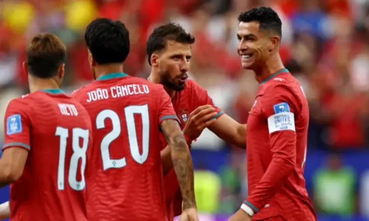 ৪১ বছরেও থামছেন না রোনালদো, জায়গা পেলেন পর্তুগাল স্কোয়াডে