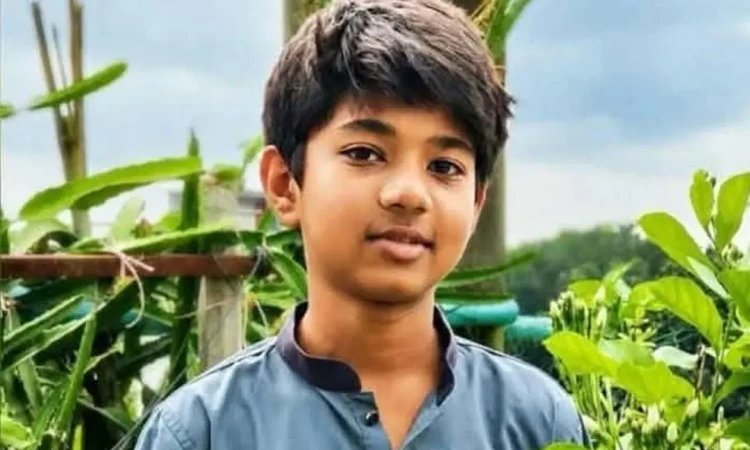 কুবির পাশে ঝোপে মিলল শিক্ষকের নিখোঁজ ছেলের রক্তাক্ত মরদেহ!