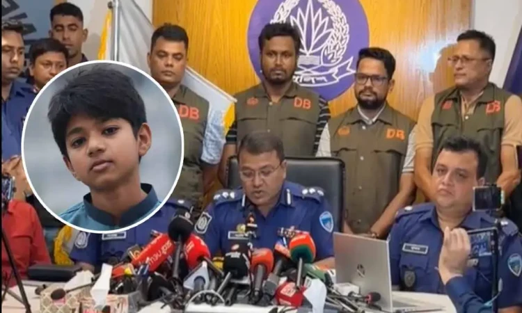 আইফোন কাড়তেই কুবি শিক্ষকের ছেলেকে পিটিয়ে হত্যা, গ্রেফতার ৪