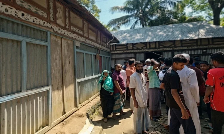 দেবিদ্বারে মর্মান্তিক জোড়া খুন: মাকে কুপিয়ে ও শিশুকে আছড়ে হত্যা