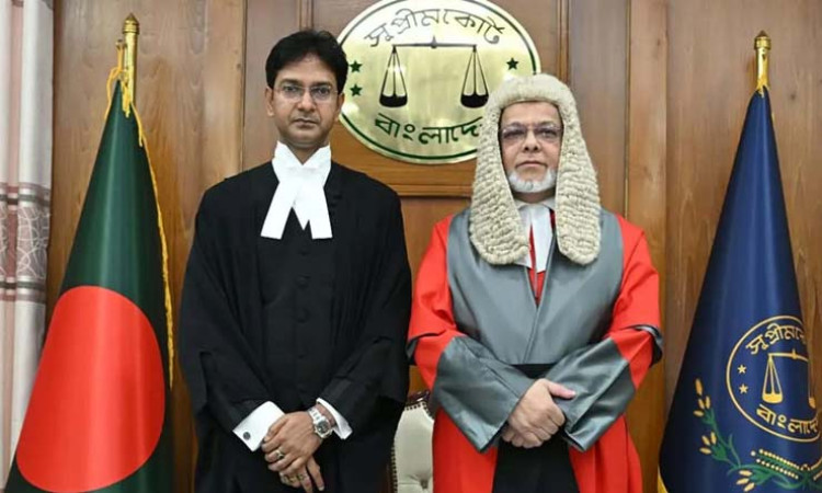 হাইকোর্টের স্থায়ী বিচারপতি হিসেবে শপথ নিলেন দেবাশীষ রায় চৌধুরী
