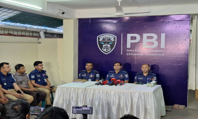 নারী সেনার পরিচয়ে প্রবাসীর সঙ্গে প্রেম, ৭ লাখ টাকা আত্মসাতের অভিযোগ