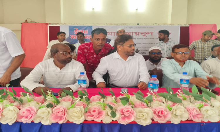 তাড়াশে জাতীয় ইমাম সমিতির সম্মেলন অনুষ্ঠিত
