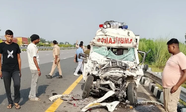 শহীদ সেনার মরদেহবাহী অ্যাম্বুলেন্সের মর্মান্তিক দুর্ঘটনা, নিহত ৪