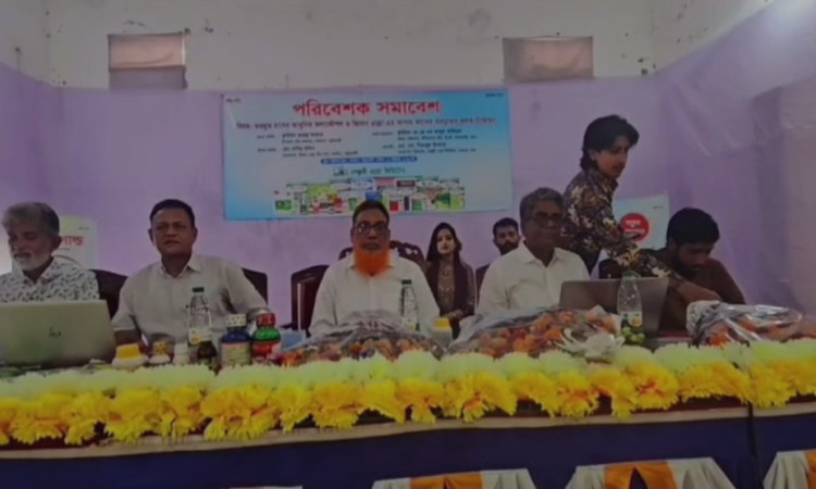গলাচিপায় হাইব্রিড তরমুজের বীজ নিয়ে কৃষক সমাবেশ