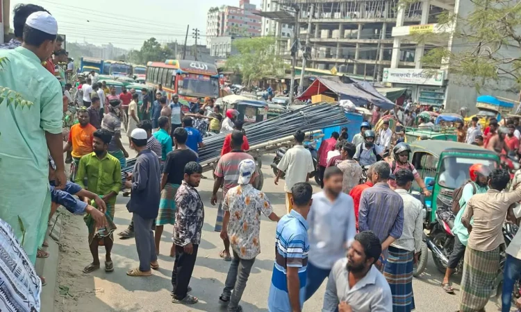 মোহাম্মদপুরে অটোরিকশা চালকদের সড়ক অবরোধ