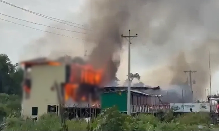 কক্সবাজারে রিসোর্টে অগ্নিকাণ্ড, ৬ পর্যটকের মৃত্যু