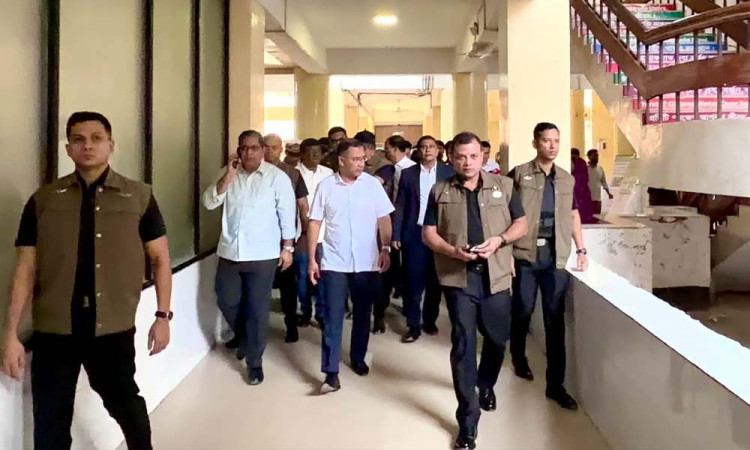 কুয়েত-মৈত্রী হাসপাতালের চিত্র দেখে চরম অসন্তোষ প্রধানমন্ত্রী
