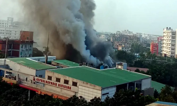 গাজীপুরে ইবনে সিনা ফার্মাসিউটিক্যালসে ভয়াবহ আগুন