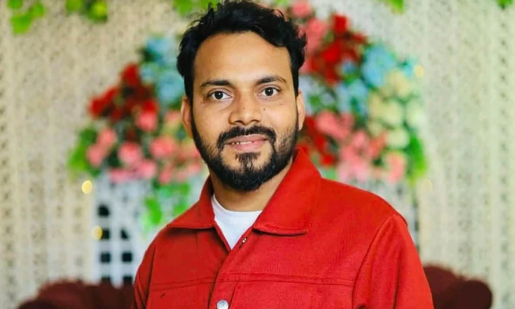 বেগমগঞ্জে ব্যবসায়ীকে দোকান থেকে ডেকে নিয়ে প্রকাশ্যে গুলি