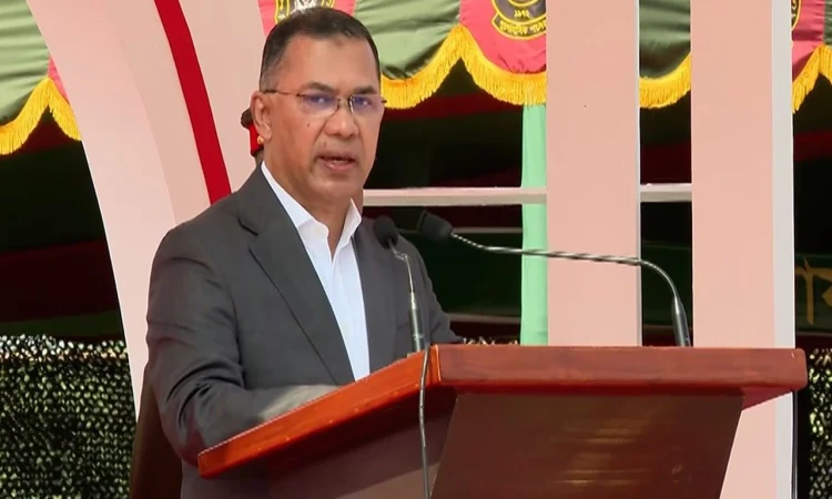 জাতীয় পতাকার মান রক্ষা করা প্রতিটি সৈনিকের পবিত্র দায়িত্ব: প্রধানমন্ত্রী