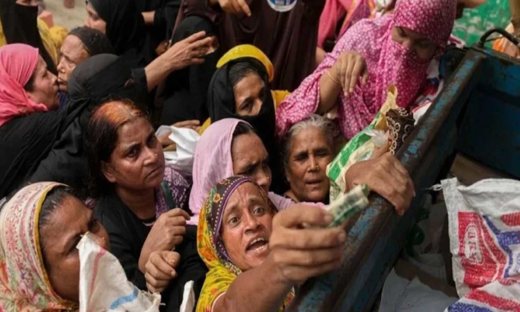 দেশের প্রায় অর্ধেক পরিবার এখন ঋণগ্রস্ত