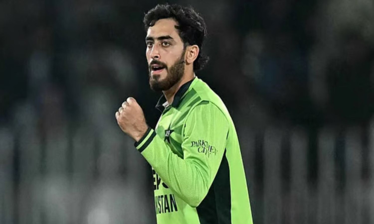 অভিষেকে ৫ উইকেট আর ইংল্যান্ডের বিপক্ষে ৬ উইকেট: কে এই আরাফাত মিনহাস?