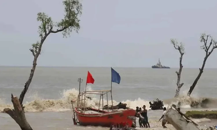 ঘনীভূত হচ্ছে লঘুচাপ, দেশের ছয় বিভাগে হতে পারে ভারী বৃষ্টিপাত