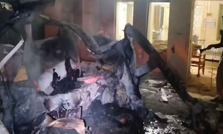 পাকিস্তানে অ্যাম্বুলেন্সে সিলিন্ডার বিস্ফোরণ, অন্তঃসত্ত্বা নারীসহ নিহত ৯