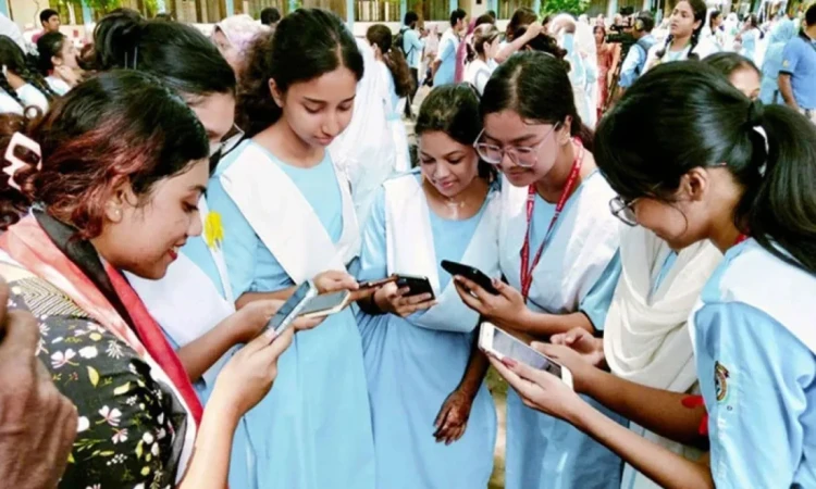 এইচএসসি ফলের তারিখ বারবার পরিবর্তন: শিক্ষা বোর্ডের চরম সমন্বয়হীনতা