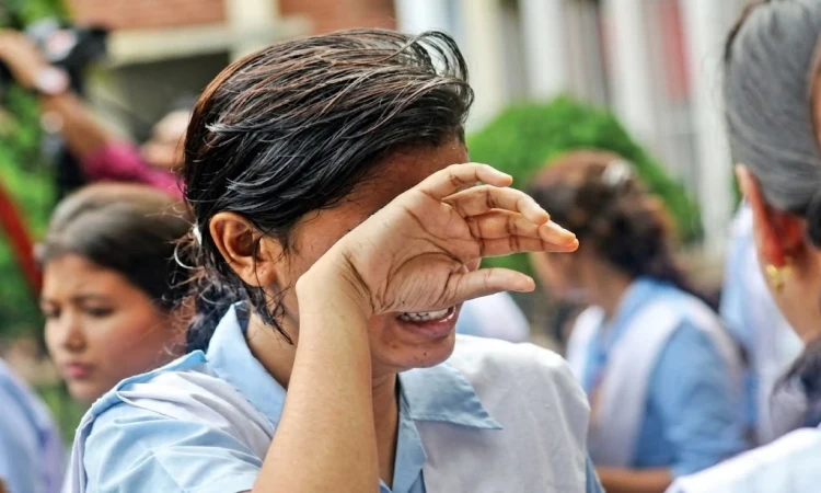 ২৯৩টি শিক্ষাপ্রতিষ্ঠানে শতভাগ ফেল, এইচএসসিতে এগিয়ে ছাত্রীরা